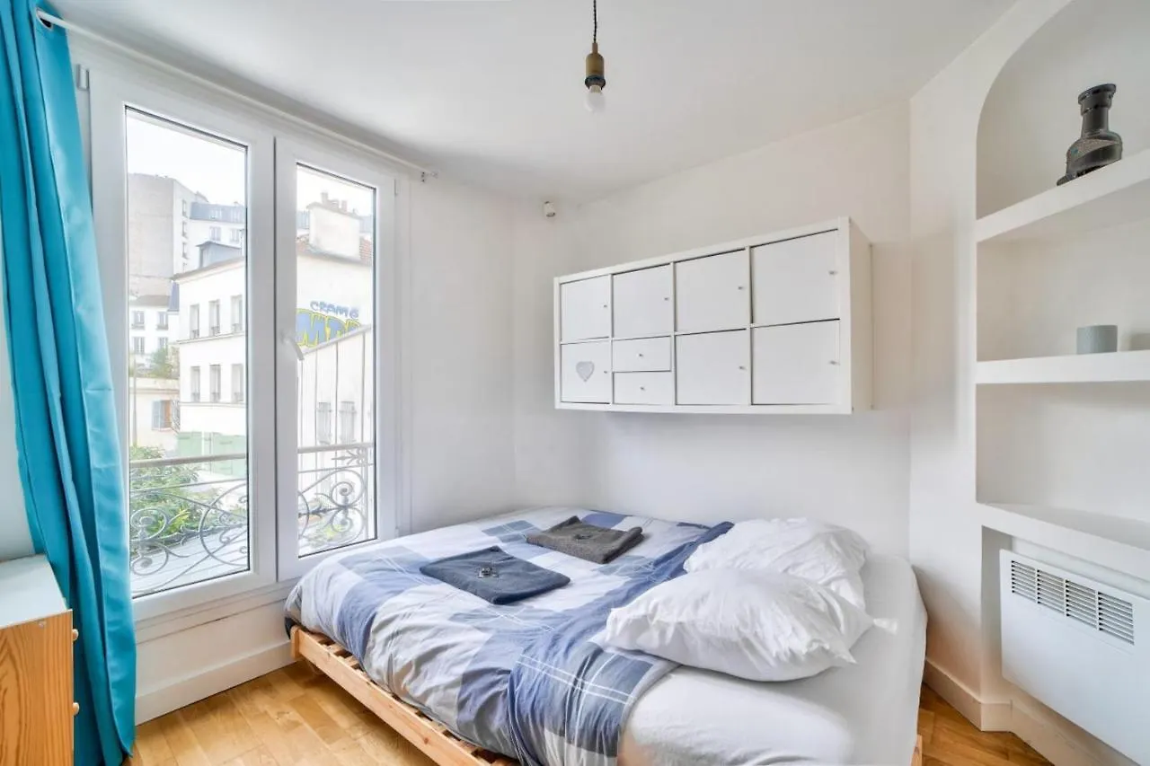Charming Apartment For 2 In The Heart Of The 20Th Arrondissement Paris France